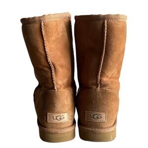 UGG Women's Classic Short II Chestnut Winter Boot - Size 8 - 1016223
